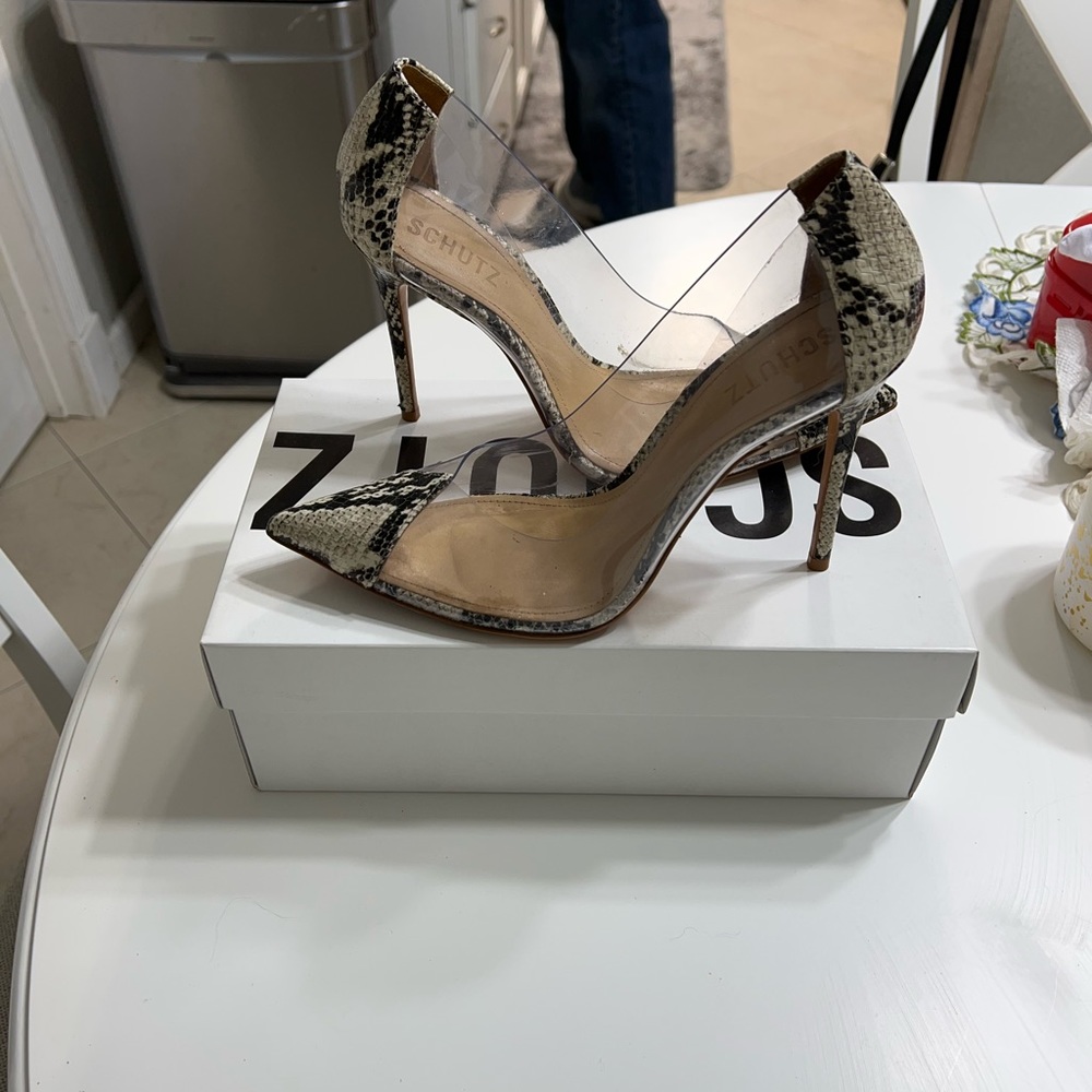Schutz Cendi snakeprint pumps size 8.